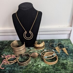 Vintage Brass Colored Jewelry Set With Bracelets, Necklace And Earrings